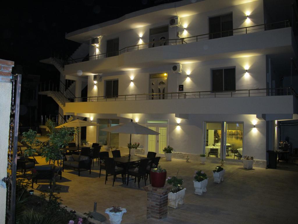 Vlorë Hotel Nika מראה חיצוני תמונה